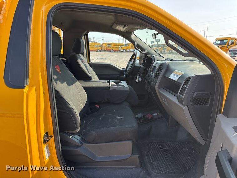 image for item EU2244 2022 Ford F350 Super Duty utility bed pickup truck