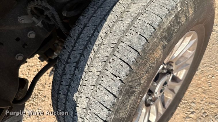 image for item EU2244 2022 Ford F350 Super Duty utility bed pickup truck