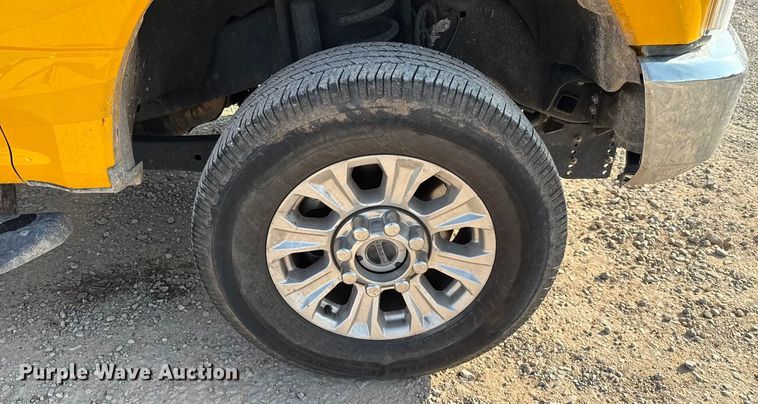 image for item EU2244 2022 Ford F350 Super Duty utility bed pickup truck