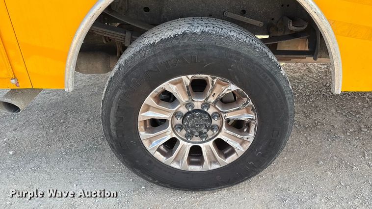 image for item EU2244 2022 Ford F350 Super Duty utility bed pickup truck