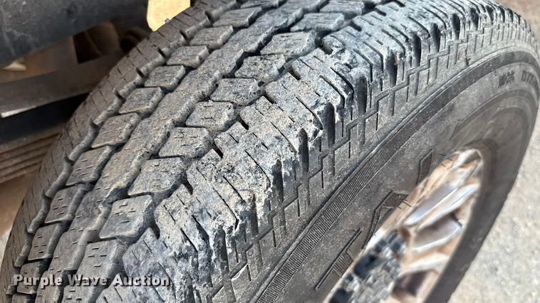 image for item EU2244 2022 Ford F350 Super Duty utility bed pickup truck