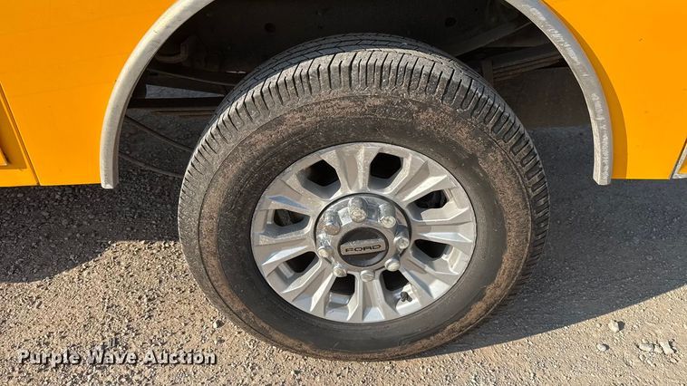 image for item EU2244 2022 Ford F350 Super Duty utility bed pickup truck