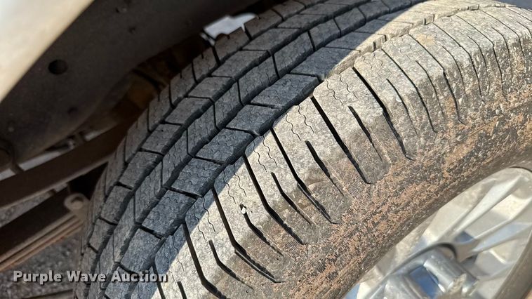 image for item EU2244 2022 Ford F350 Super Duty utility bed pickup truck