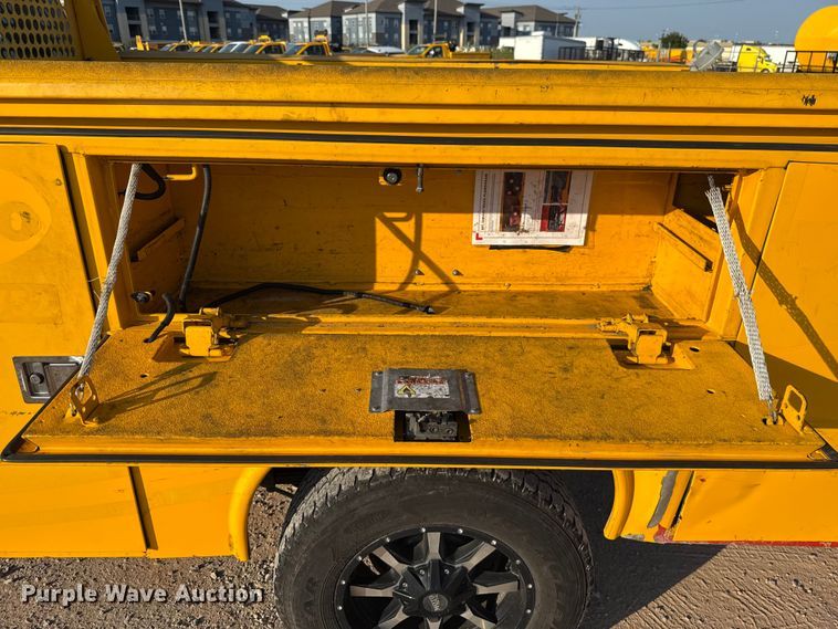 image for item EU2247 2018 Chevrolet Silverado 3500HD utility bed pickup truck