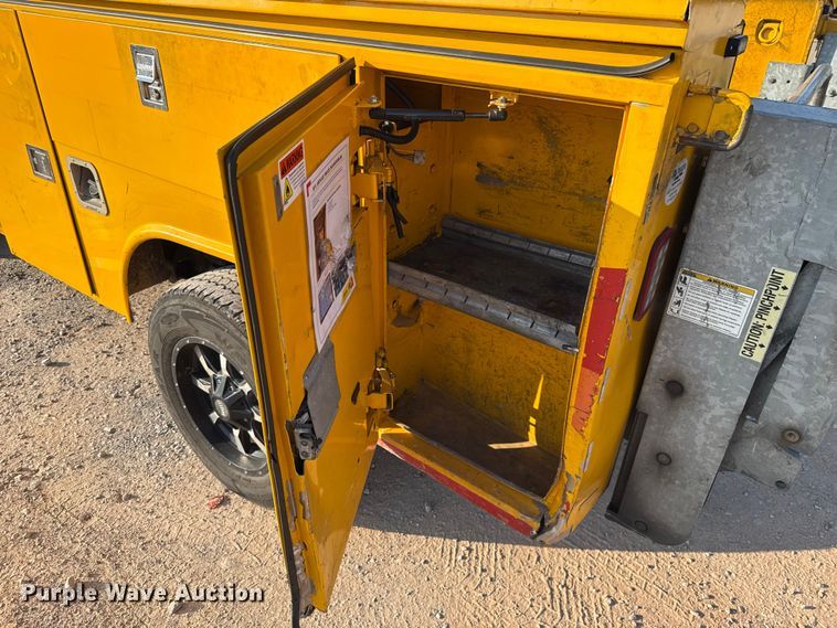 image for item EU2247 2018 Chevrolet Silverado 3500HD utility bed pickup truck