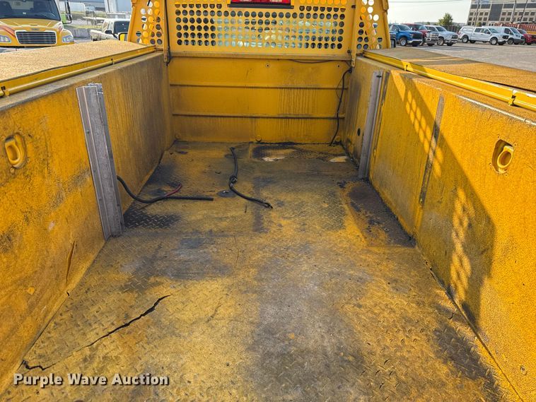 image for item EU2247 2018 Chevrolet Silverado 3500HD utility bed pickup truck