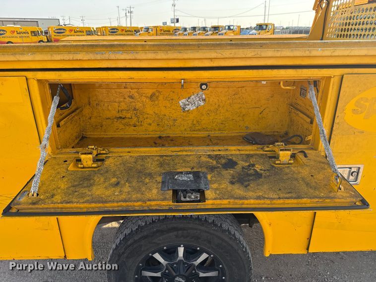 image for item EU2247 2018 Chevrolet Silverado 3500HD utility bed pickup truck