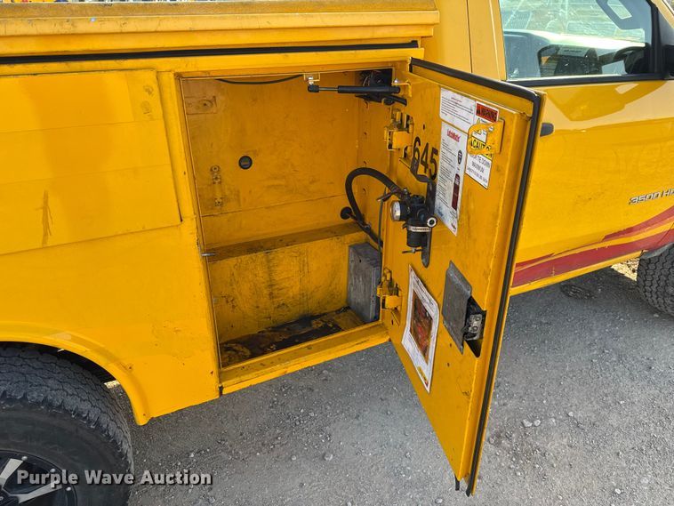 image for item EU2247 2018 Chevrolet Silverado 3500HD utility bed pickup truck