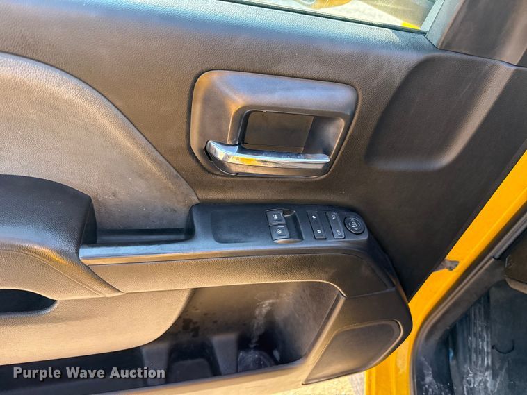 image for item EU2247 2018 Chevrolet Silverado 3500HD utility bed pickup truck