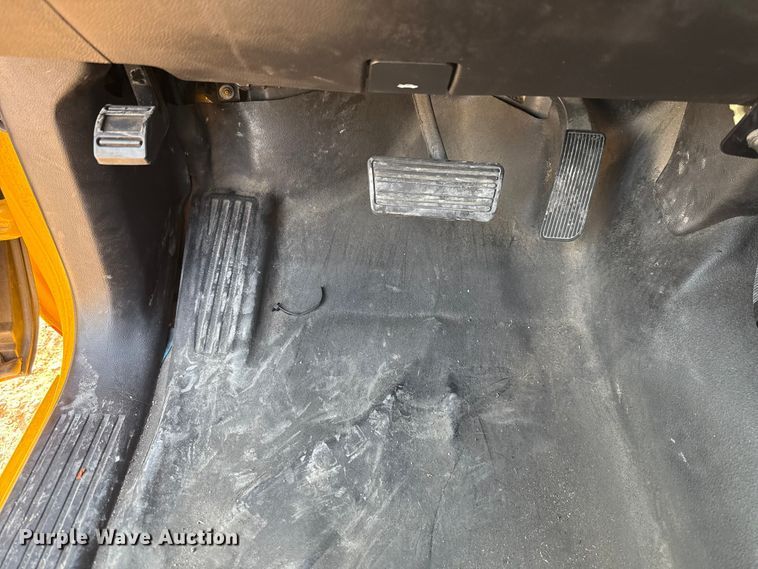 image for item EU2247 2018 Chevrolet Silverado 3500HD utility bed pickup truck