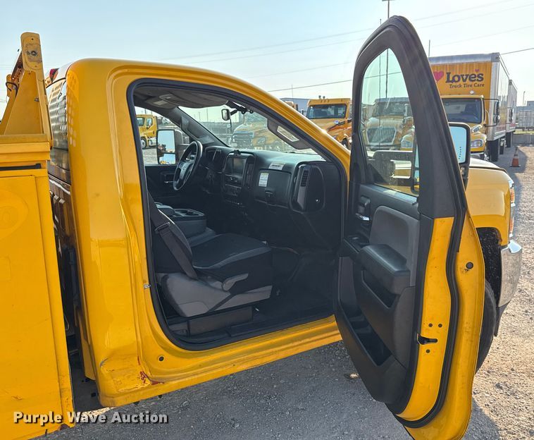 image for item EU2247 2018 Chevrolet Silverado 3500HD utility bed pickup truck