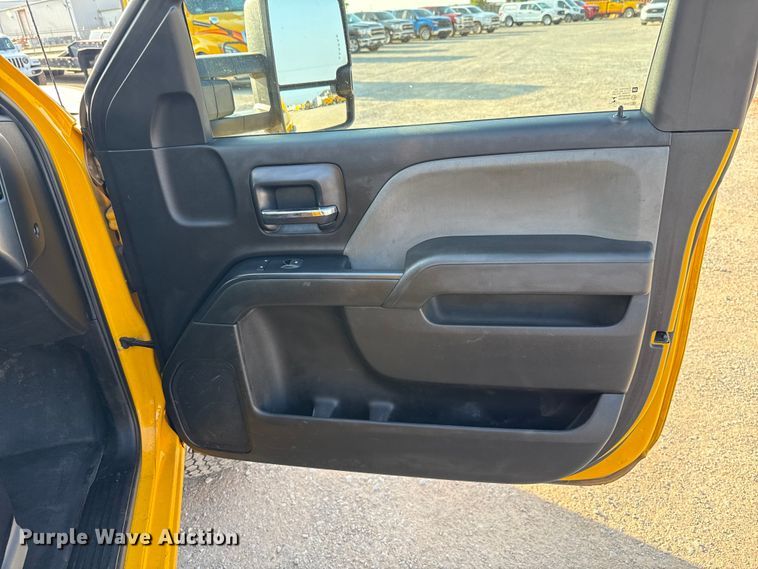 image for item EU2247 2018 Chevrolet Silverado 3500HD utility bed pickup truck