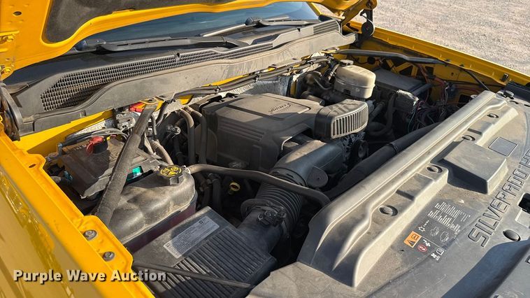 image for item EU2247 2018 Chevrolet Silverado 3500HD utility bed pickup truck