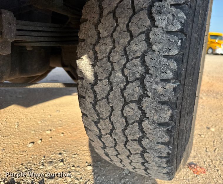 image for item EU2247 2018 Chevrolet Silverado 3500HD utility bed pickup truck