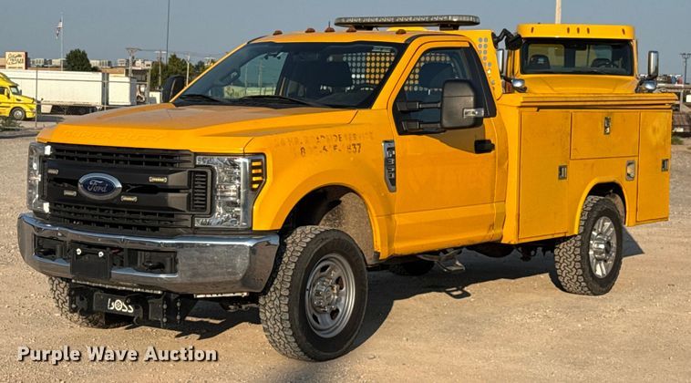 image for item EU2248 2019 Ford F350 Super Duty utility bed pickup truck