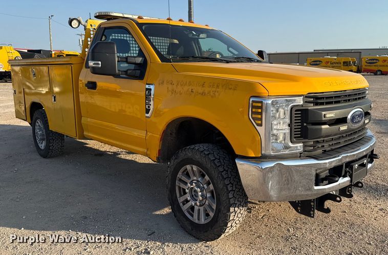 image for item EU2248 2019 Ford F350 Super Duty utility bed pickup truck
