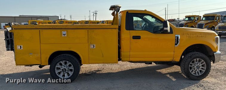 image for item EU2248 2019 Ford F350 Super Duty utility bed pickup truck