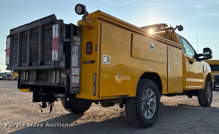 image for item EU2248 2019 Ford F350 Super Duty utility bed pickup truck