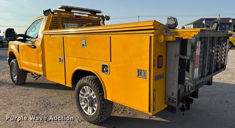 image for item EU2248 2019 Ford F350 Super Duty utility bed pickup truck