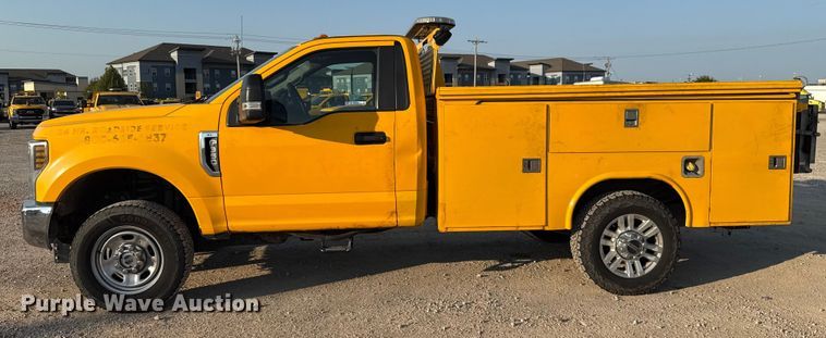 image for item EU2248 2019 Ford F350 Super Duty utility bed pickup truck