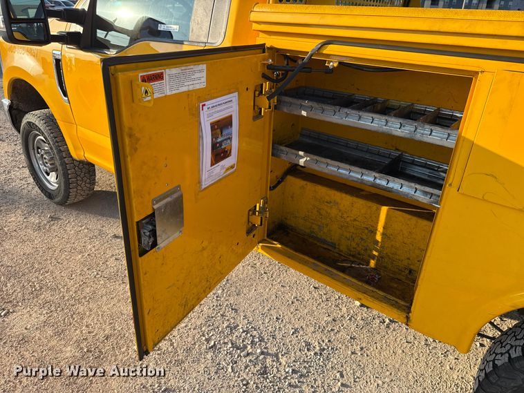 image for item EU2248 2019 Ford F350 Super Duty utility bed pickup truck