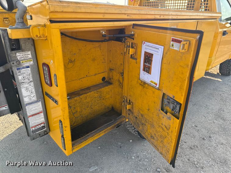 image for item EU2248 2019 Ford F350 Super Duty utility bed pickup truck