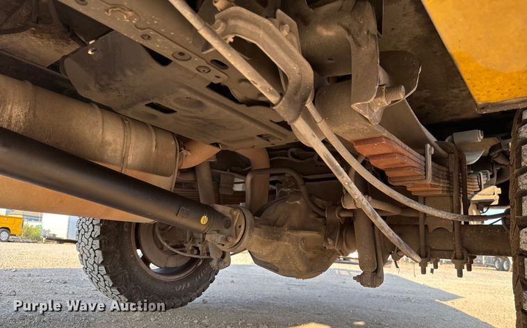 image for item EU2248 2019 Ford F350 Super Duty utility bed pickup truck