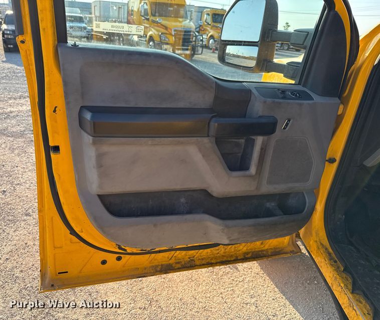 image for item EU2248 2019 Ford F350 Super Duty utility bed pickup truck