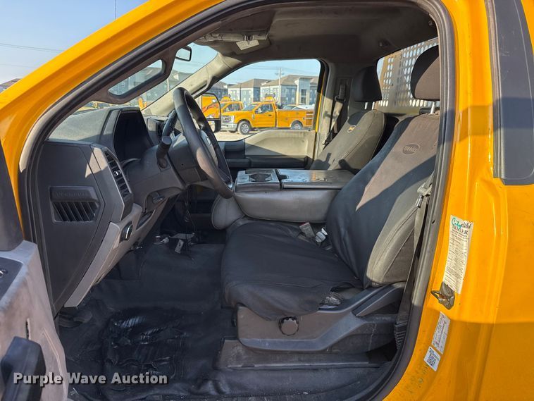 image for item EU2248 2019 Ford F350 Super Duty utility bed pickup truck