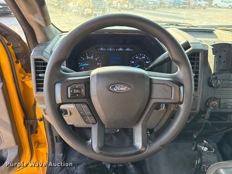 image for item EU2248 2019 Ford F350 Super Duty utility bed pickup truck