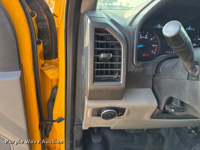 image for item EU2248 2019 Ford F350 Super Duty utility bed pickup truck