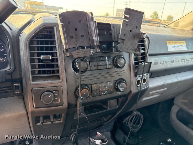 image for item EU2248 2019 Ford F350 Super Duty utility bed pickup truck