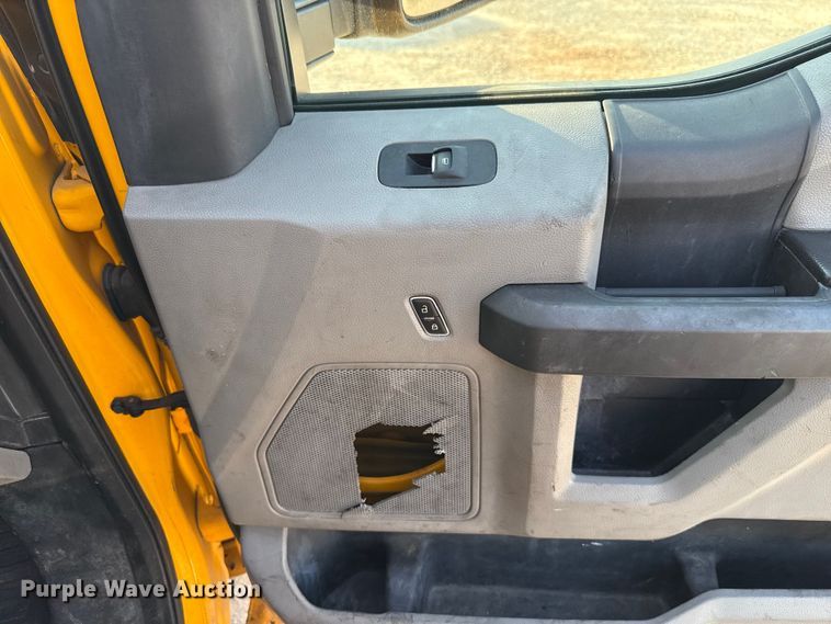 image for item EU2248 2019 Ford F350 Super Duty utility bed pickup truck