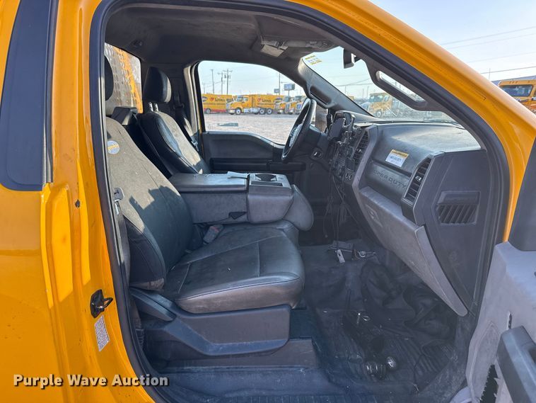 image for item EU2248 2019 Ford F350 Super Duty utility bed pickup truck