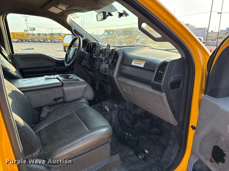 image for item EU2248 2019 Ford F350 Super Duty utility bed pickup truck