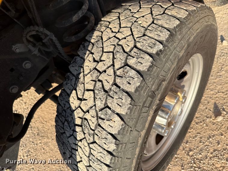 image for item EU2248 2019 Ford F350 Super Duty utility bed pickup truck