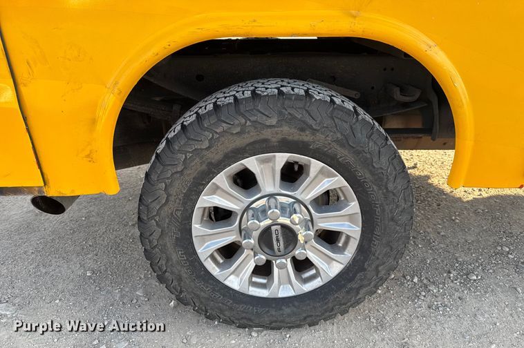 image for item EU2248 2019 Ford F350 Super Duty utility bed pickup truck