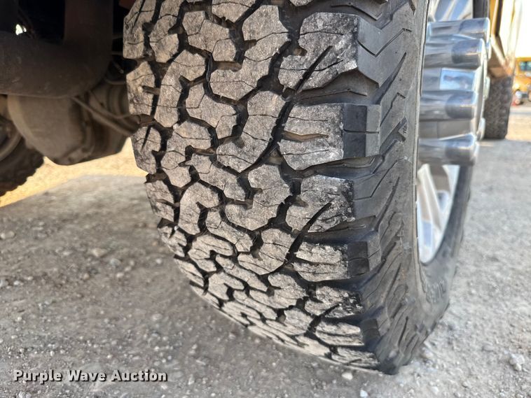 image for item EU2248 2019 Ford F350 Super Duty utility bed pickup truck