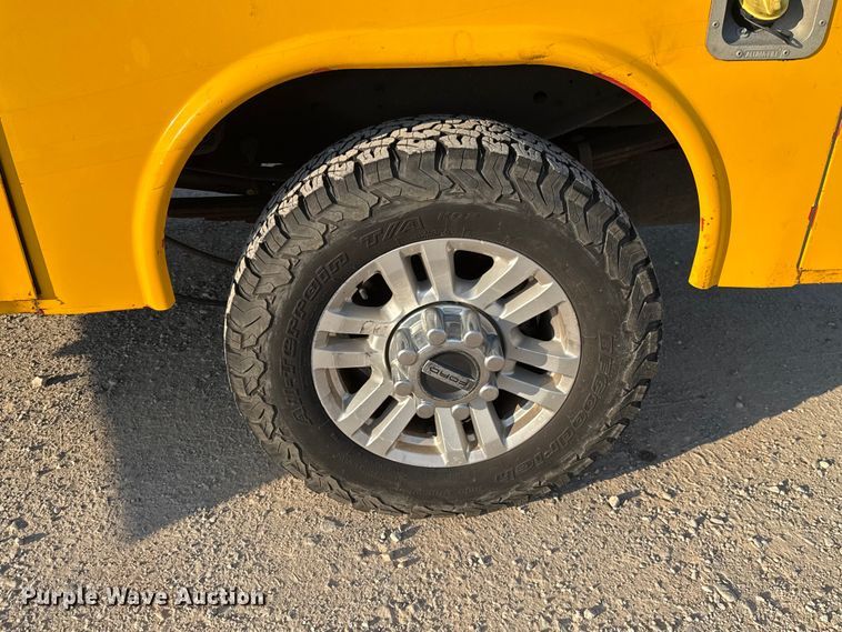 image for item EU2248 2019 Ford F350 Super Duty utility bed pickup truck