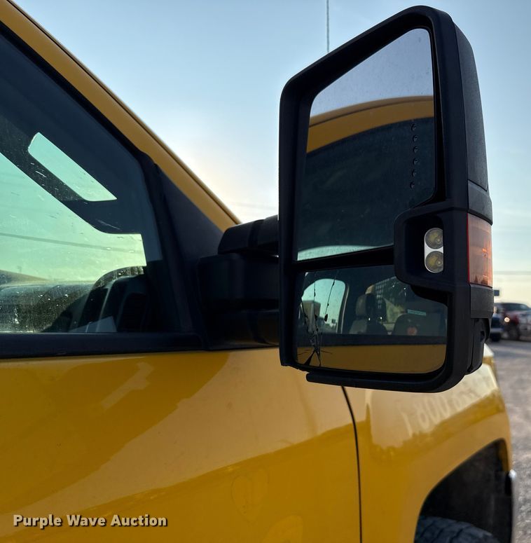 image for item EU2249 2018 Chevrolet Silverado 3500HD utility bed pickup truck