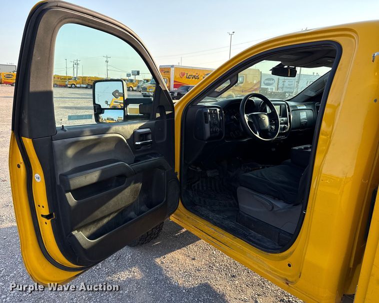 image for item EU2249 2018 Chevrolet Silverado 3500HD utility bed pickup truck