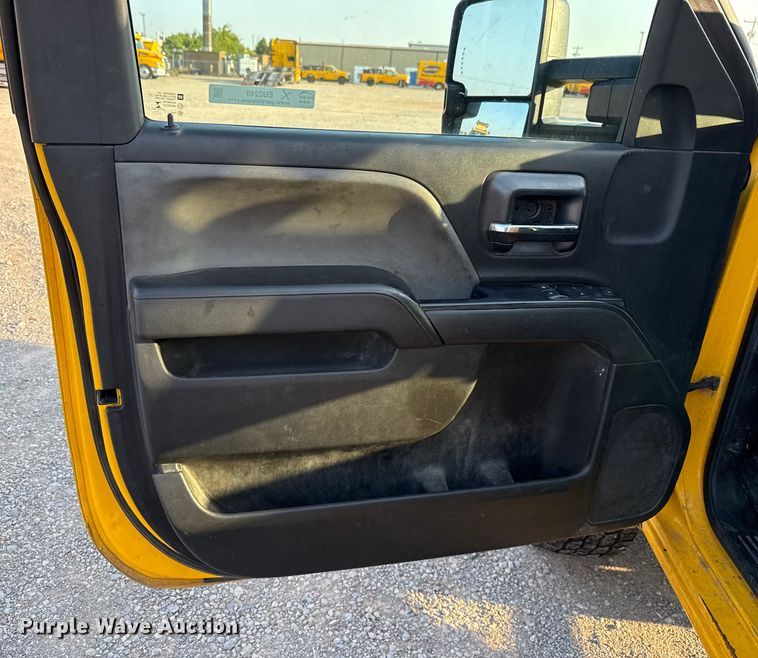 image for item EU2249 2018 Chevrolet Silverado 3500HD utility bed pickup truck