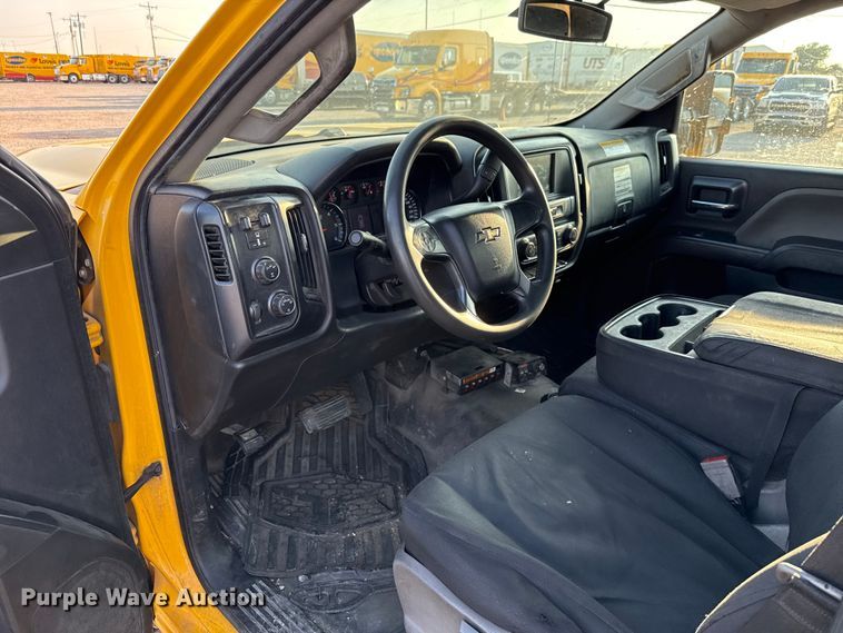 image for item EU2249 2018 Chevrolet Silverado 3500HD utility bed pickup truck