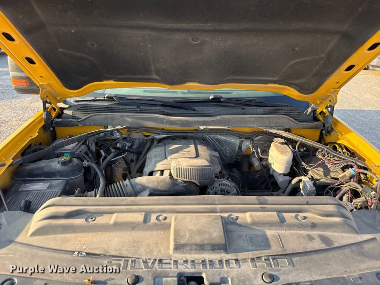 image for item EU2249 2018 Chevrolet Silverado 3500HD utility bed pickup truck