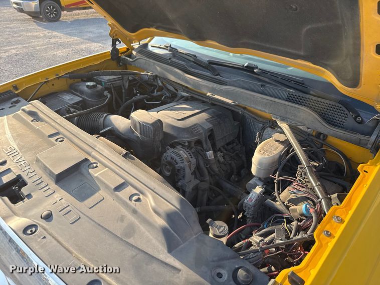 image for item EU2249 2018 Chevrolet Silverado 3500HD utility bed pickup truck