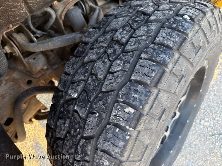 image for item EU2249 2018 Chevrolet Silverado 3500HD utility bed pickup truck