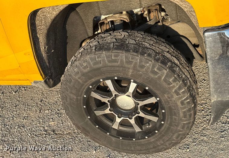 image for item EU2249 2018 Chevrolet Silverado 3500HD utility bed pickup truck