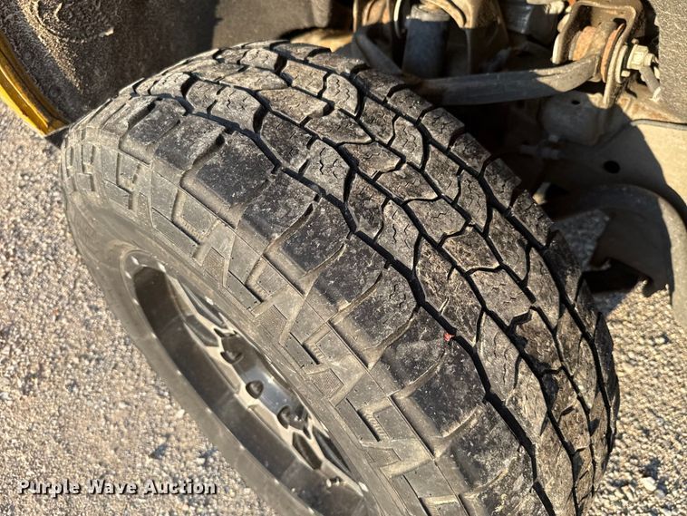 image for item EU2249 2018 Chevrolet Silverado 3500HD utility bed pickup truck