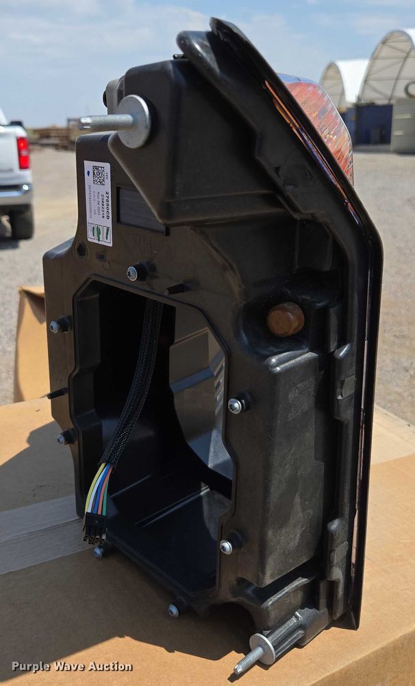 image for item EU2502 (18) headlight housings