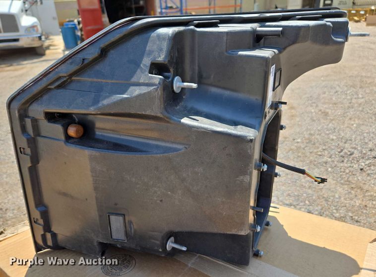 image for item EU2502 (18) headlight housings